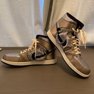 Air Jordans 1 Stash Return In Gold and Silver